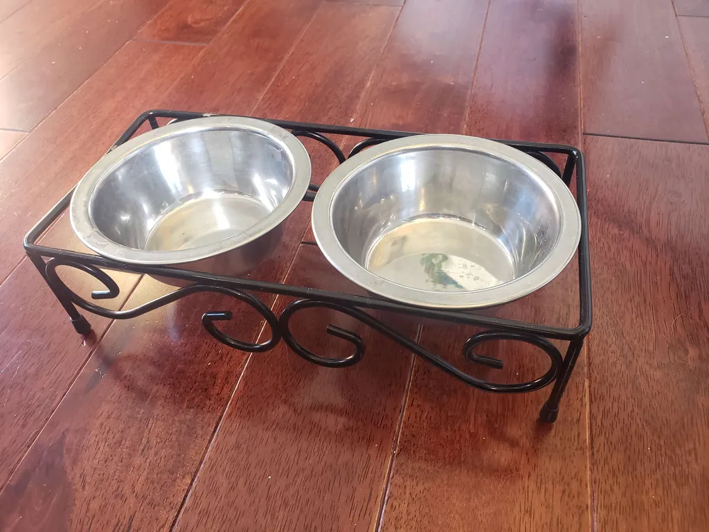 Pet bowls with metal stand photo 1