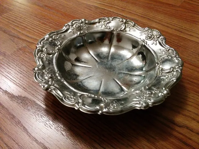 Vintage metallic tray photo 1