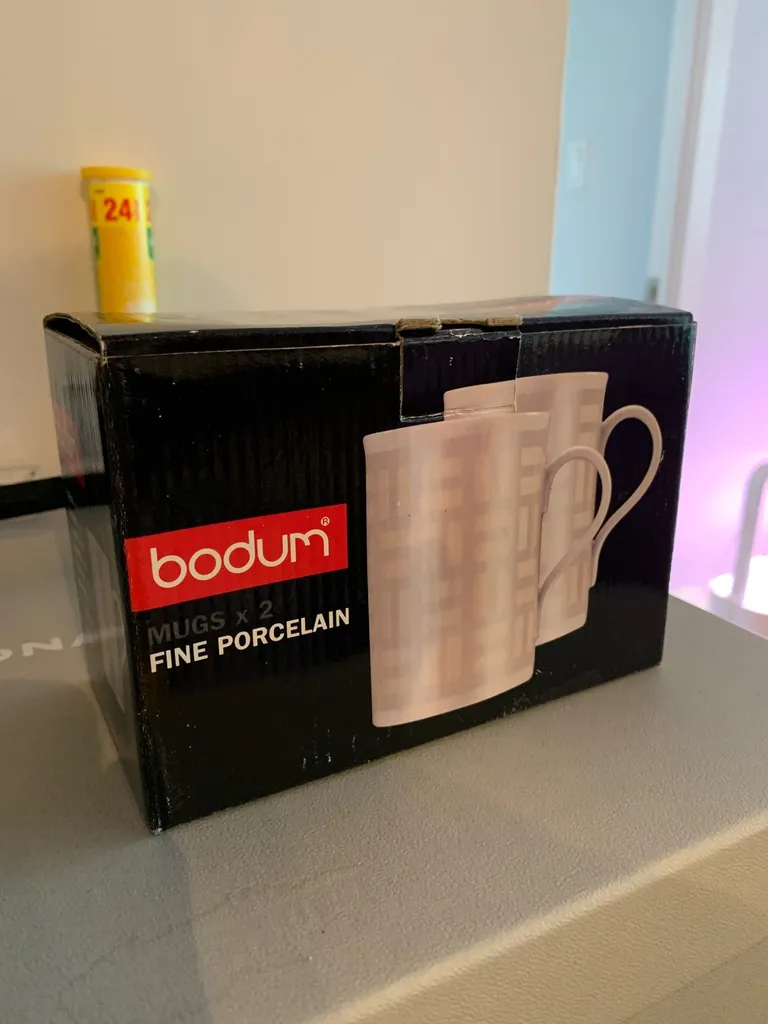 Set Of 2 Porcelain Mugs photo 1