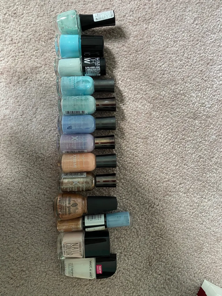 Nail Polishes photo 1