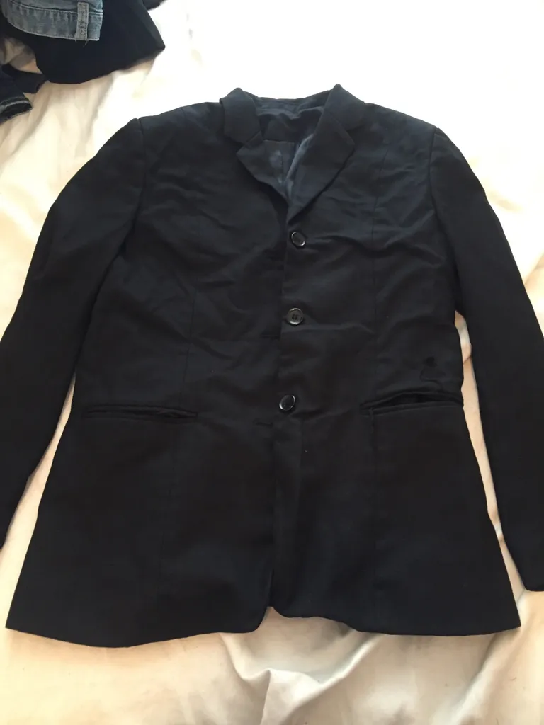 Basic black blazer photo 1