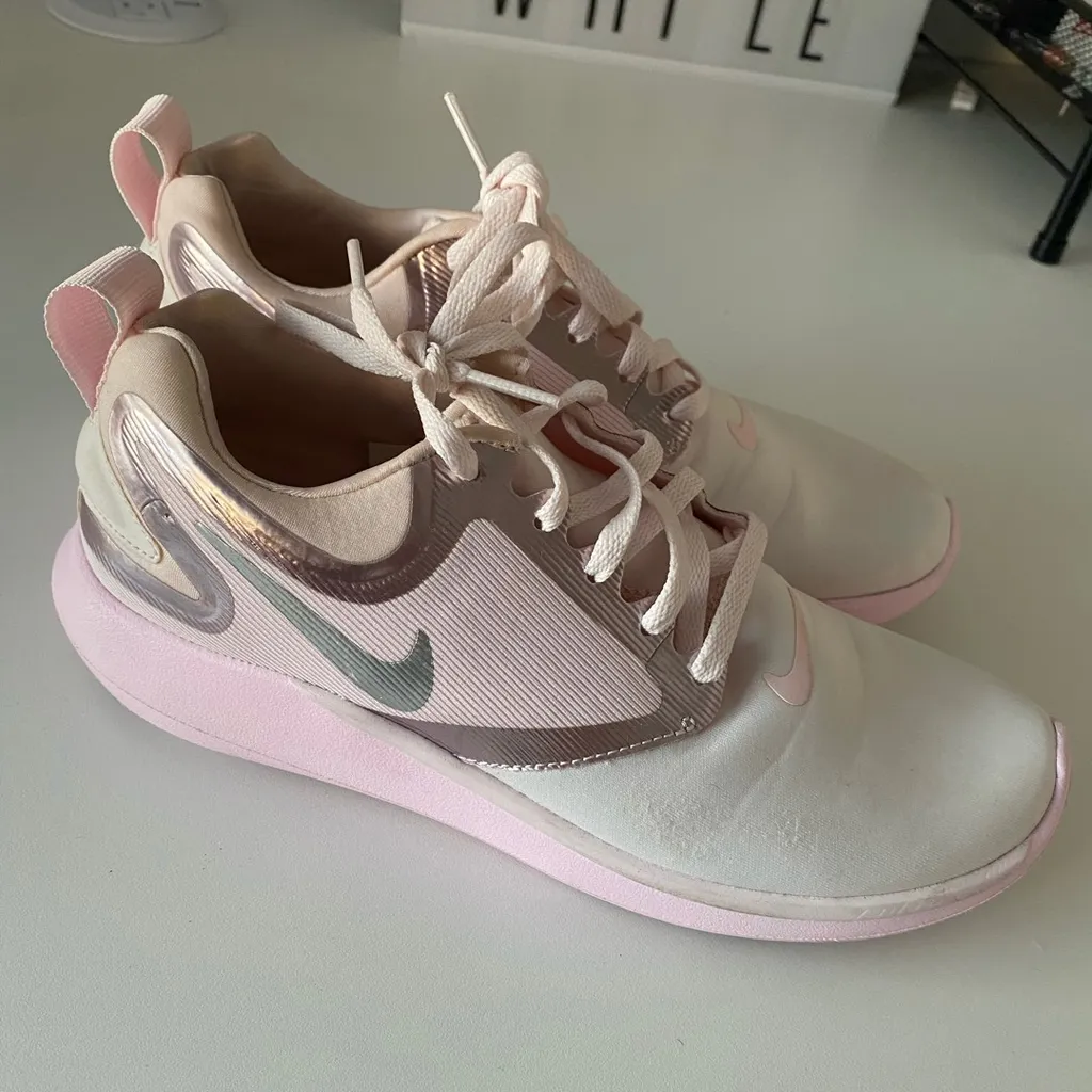 Nike Shoes (38) photo 1