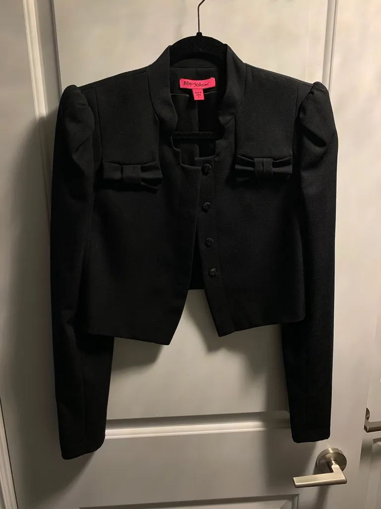 Betsey Johnson Cropped Power Blazer - Size 6 photo 1