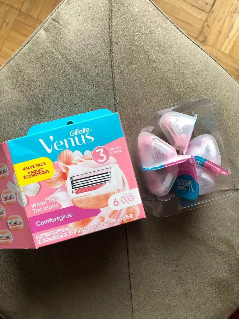 Unopened Razor Blades photo 1