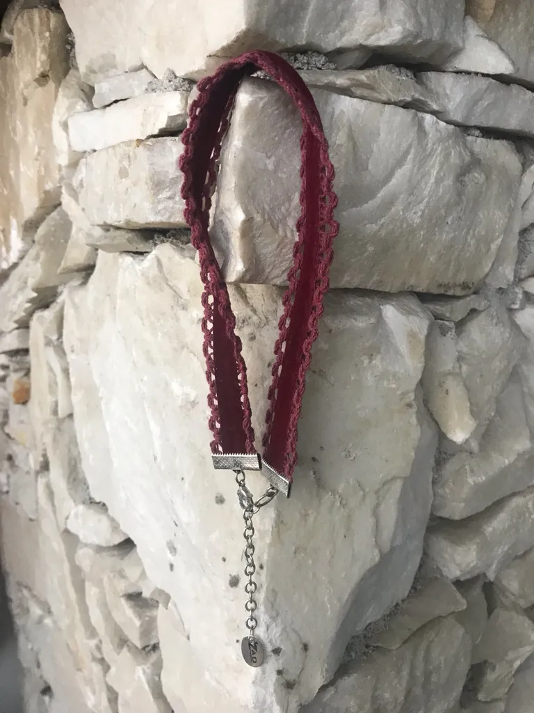 Red Velvet Choker photo 1
