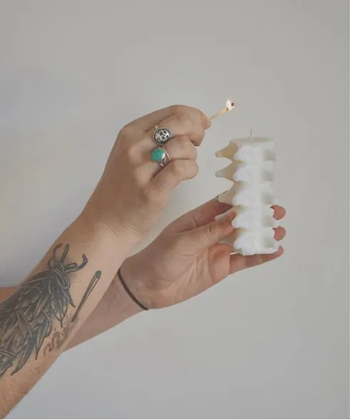 Spine Candle photo 1