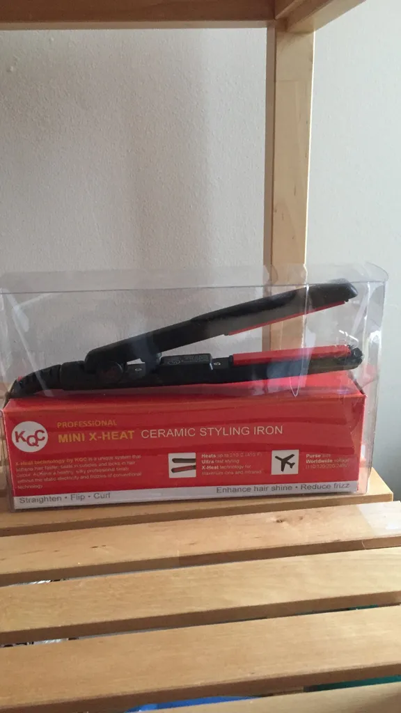 Mini Travel Hair straightener photo 1