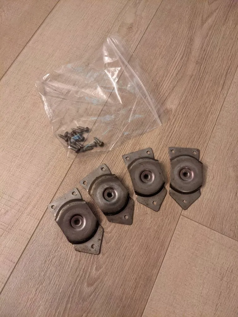 4 MCM Leg Mounts photo 1