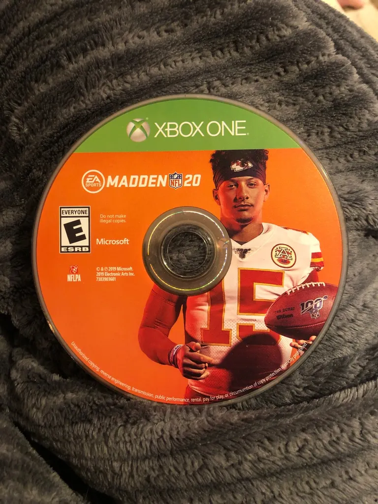 Xbox One madden 20 Game photo 1