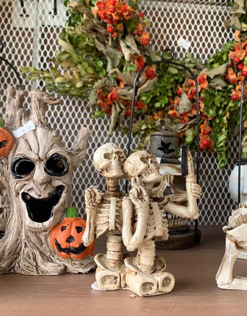 CLOTHING PURGE !!!! photo 1