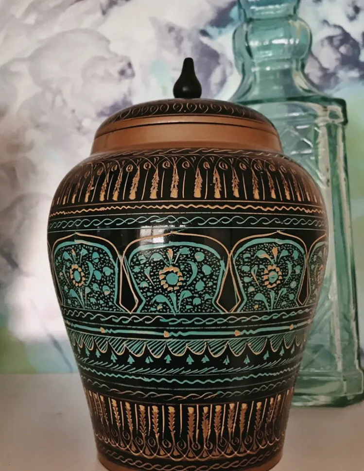 Hand Carved And Painted Vase+Lid photo 1