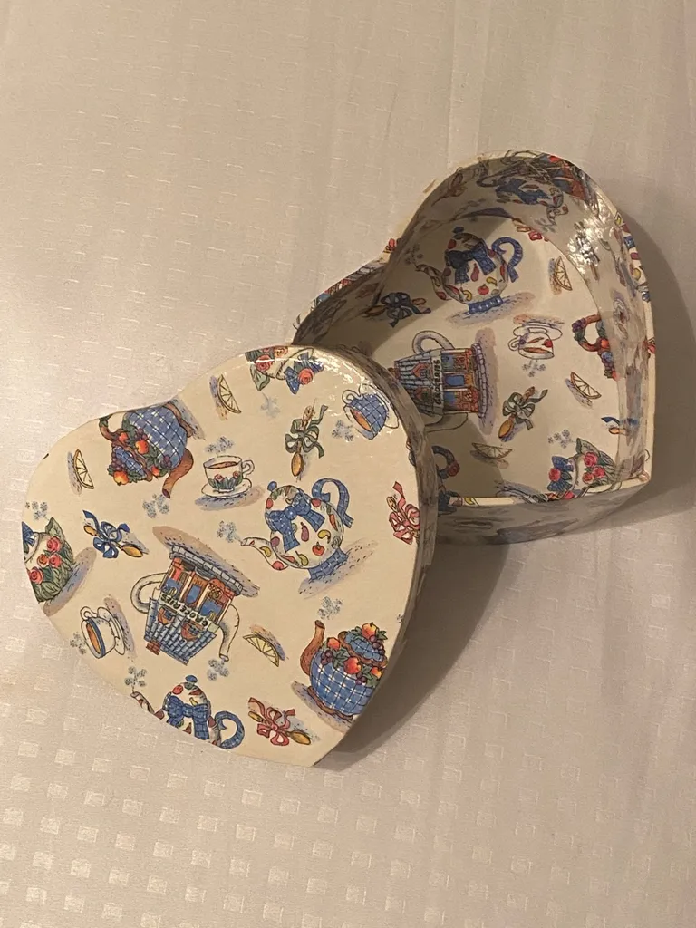 Teacup Heart Box photo 1