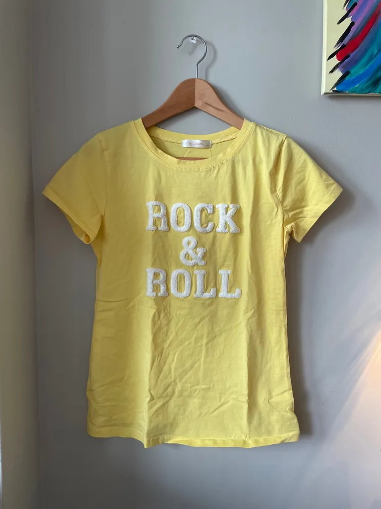 Cute Tee💛 photo 1