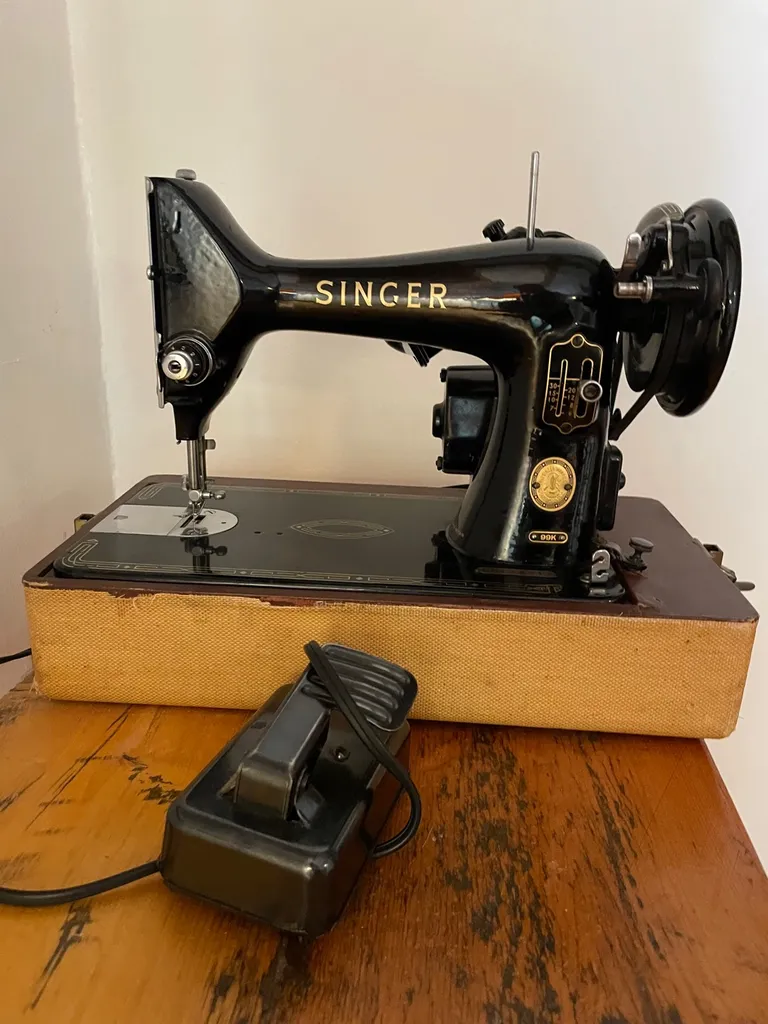 Vintage Singer Sewing Machine photo 1