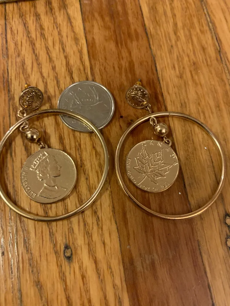 Change Earrings photo 1