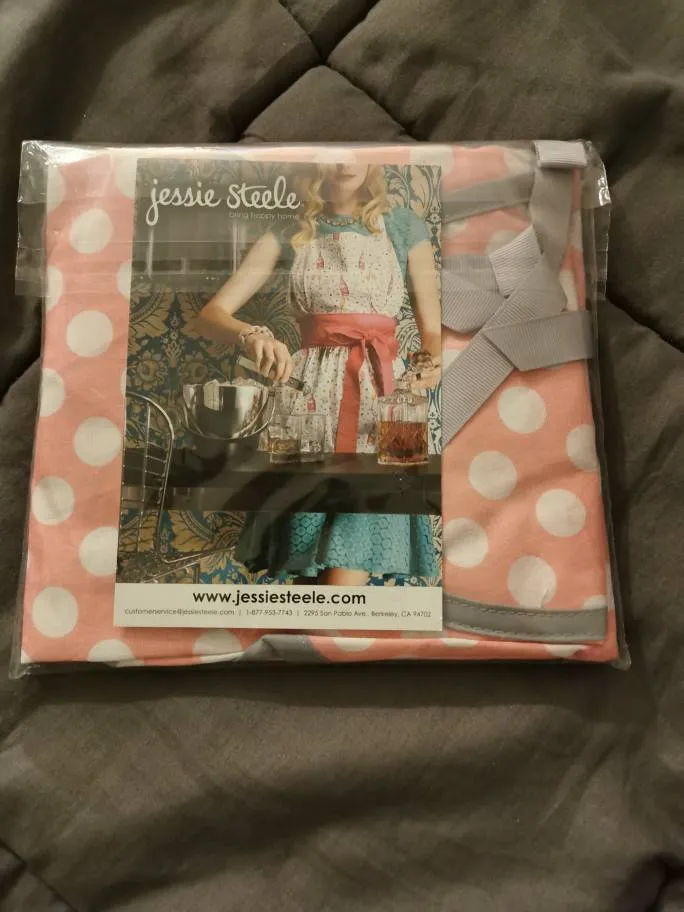 Jessie Steele Pink Polka-Dot Cooking Apron photo 1