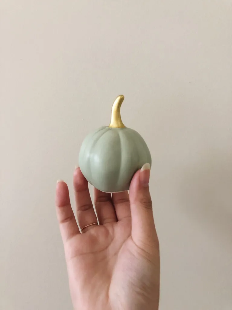 FREE : glass (?) pumpkin photo 1