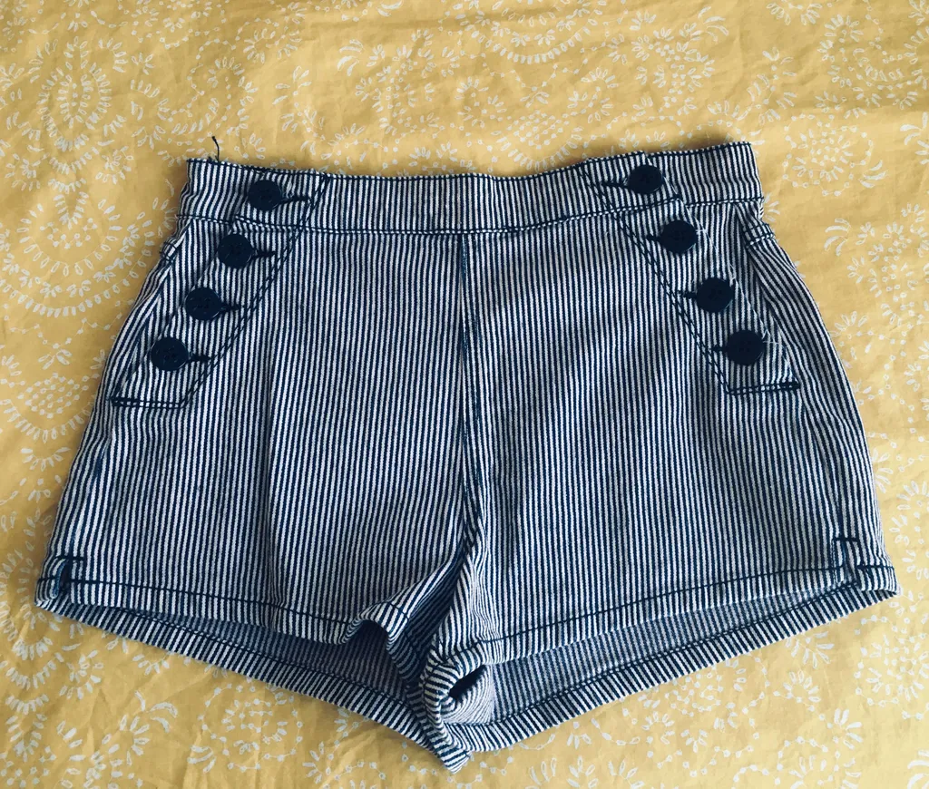 High-Waisted Sailor Shorts (27-29) photo 1