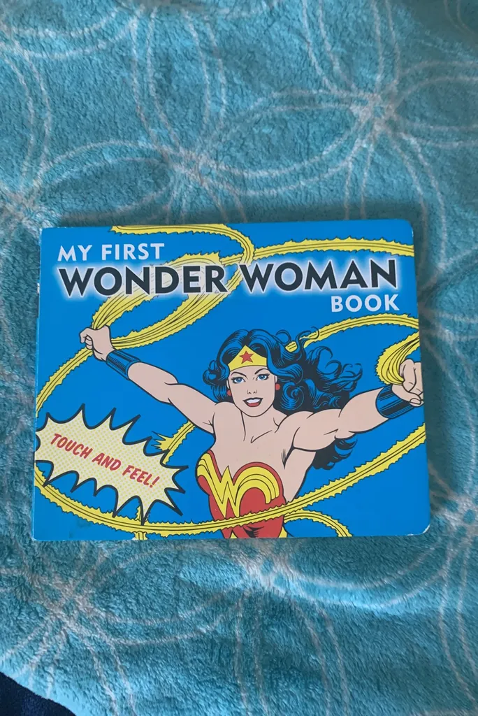 New Book Wonder Woman Giftable photo 1