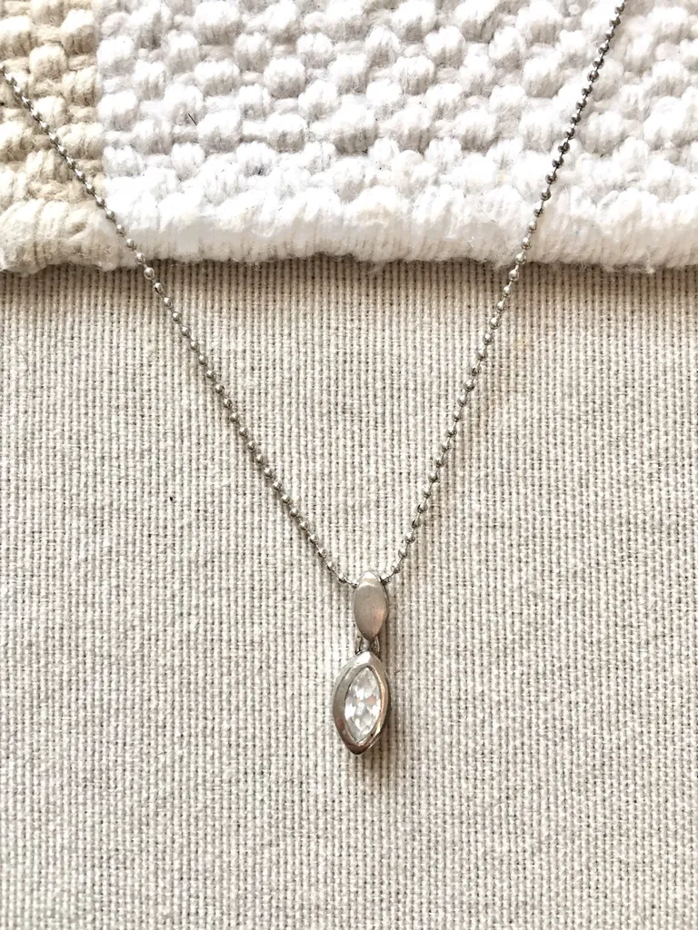 Cute Silver Necklace With Swarovski Crystal photo 1