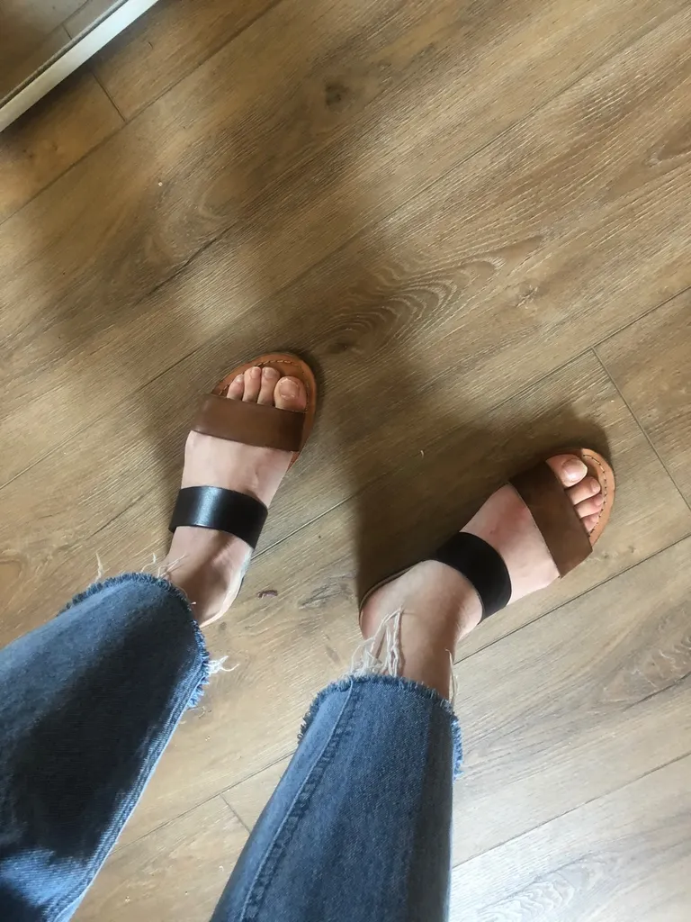Leather sandals photo 1