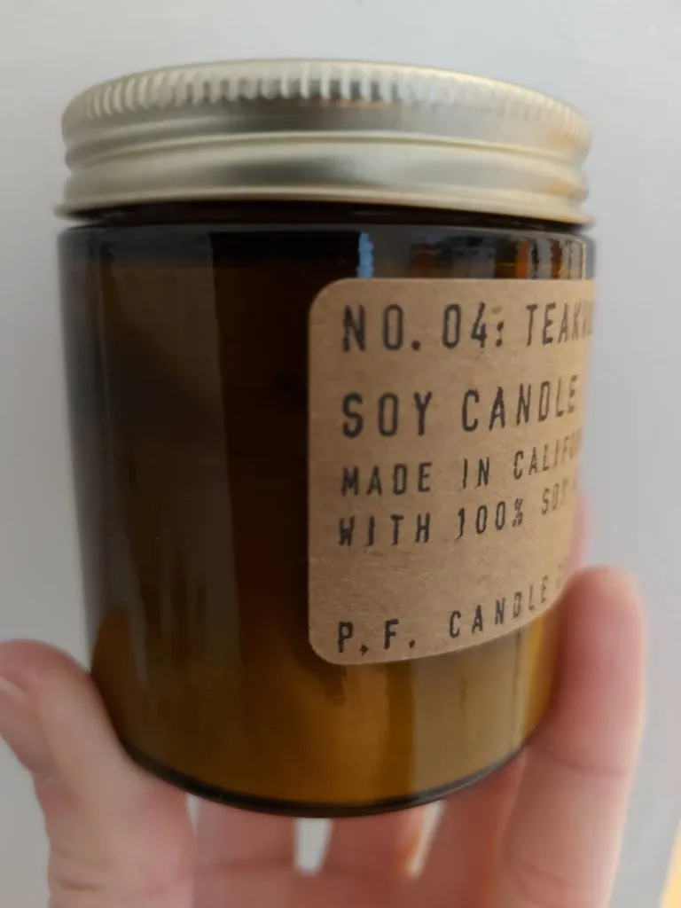 Teakwood And Tobacco Candle photo 1