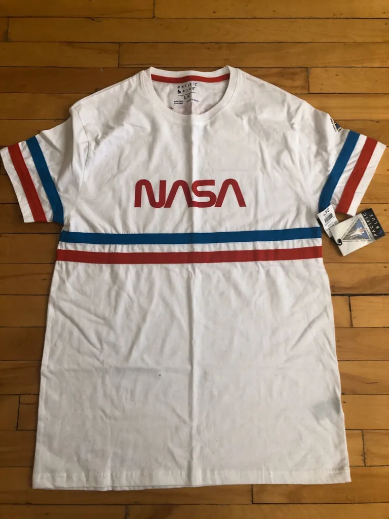 BNWT NASA Tee photo 1