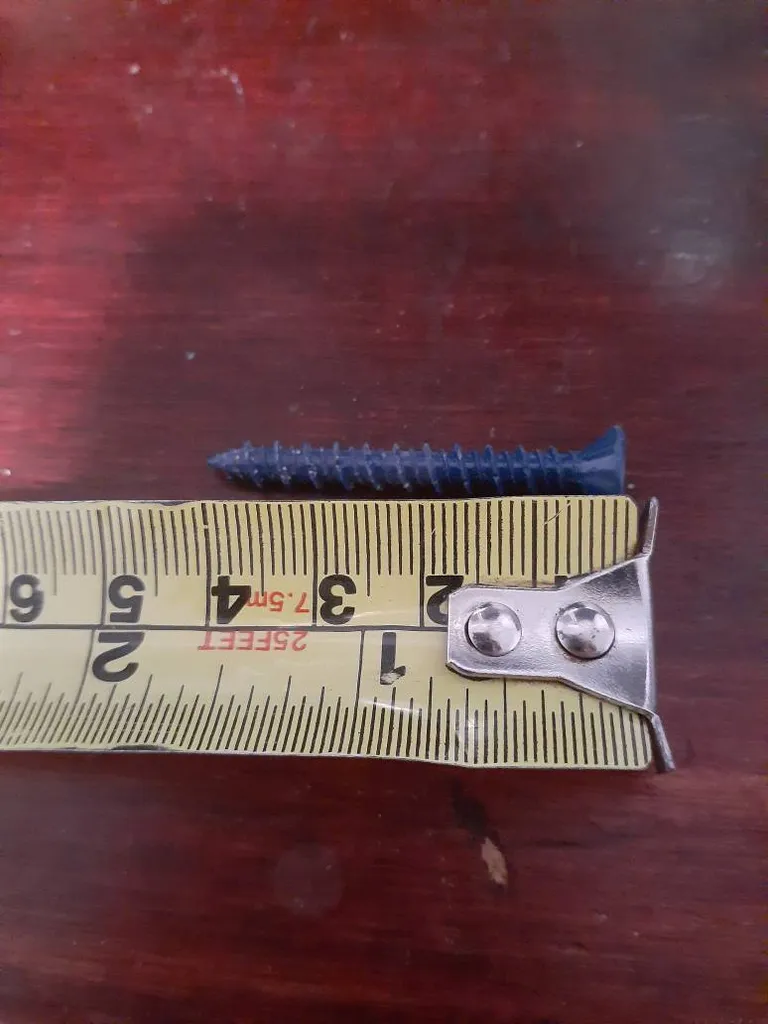 50, 4 Cm Screws photo 1