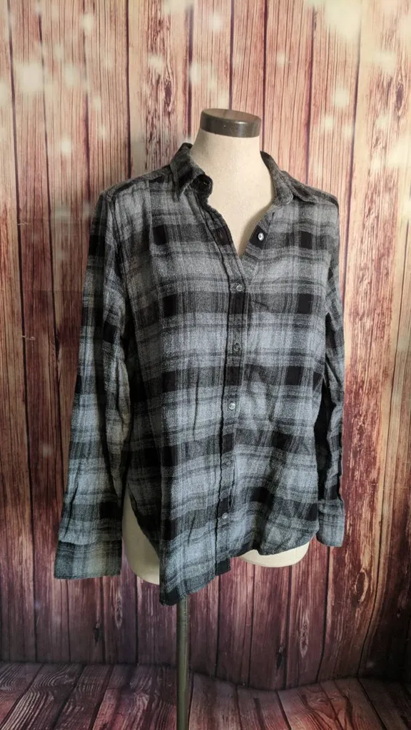 Aritzia TNA Flannel! Sz Small photo 1