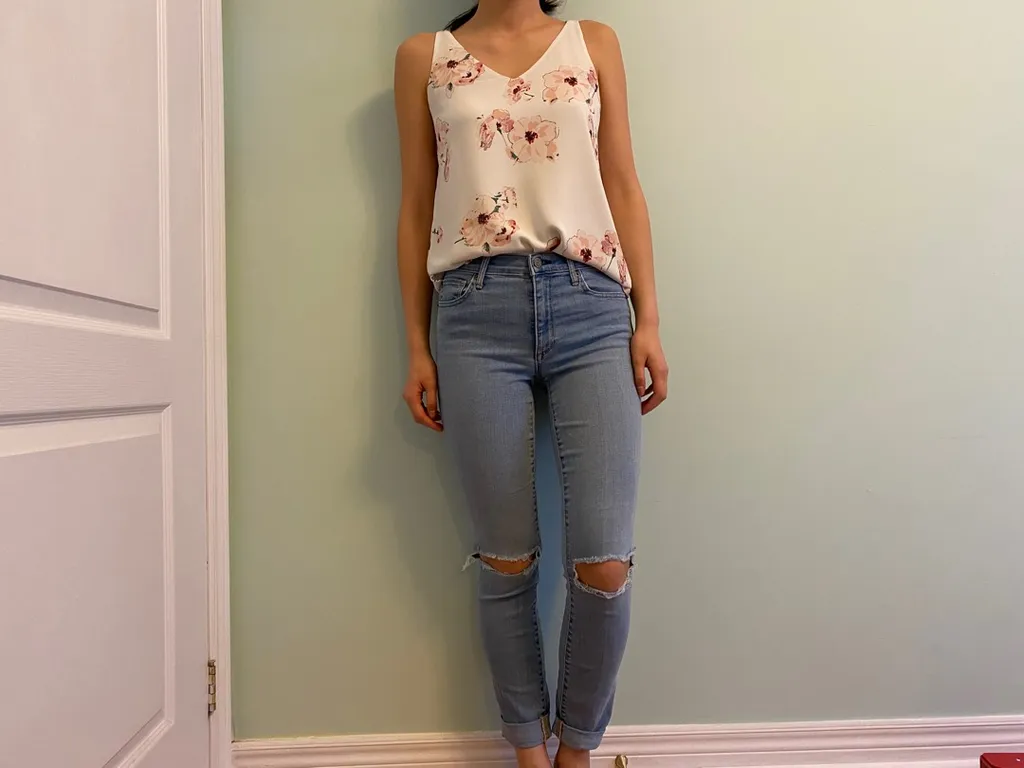 Ripped Knee Gap Jeans photo 1