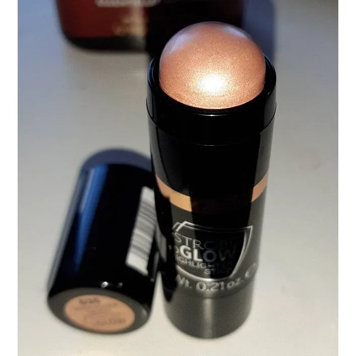 Catrice Strobe To Glow Highlighter Stick In Ultra Galaxy Golden photo 1