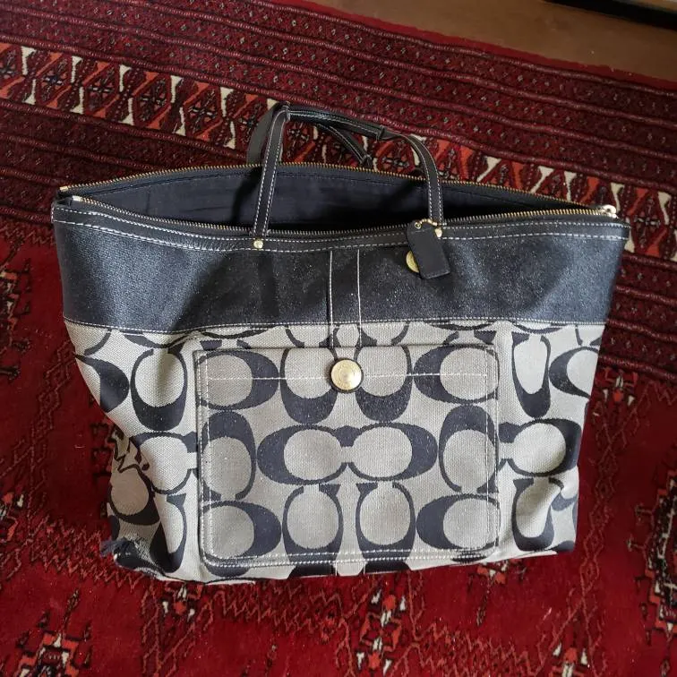 GENUINE Designer Coach Bag (Large) photo 1