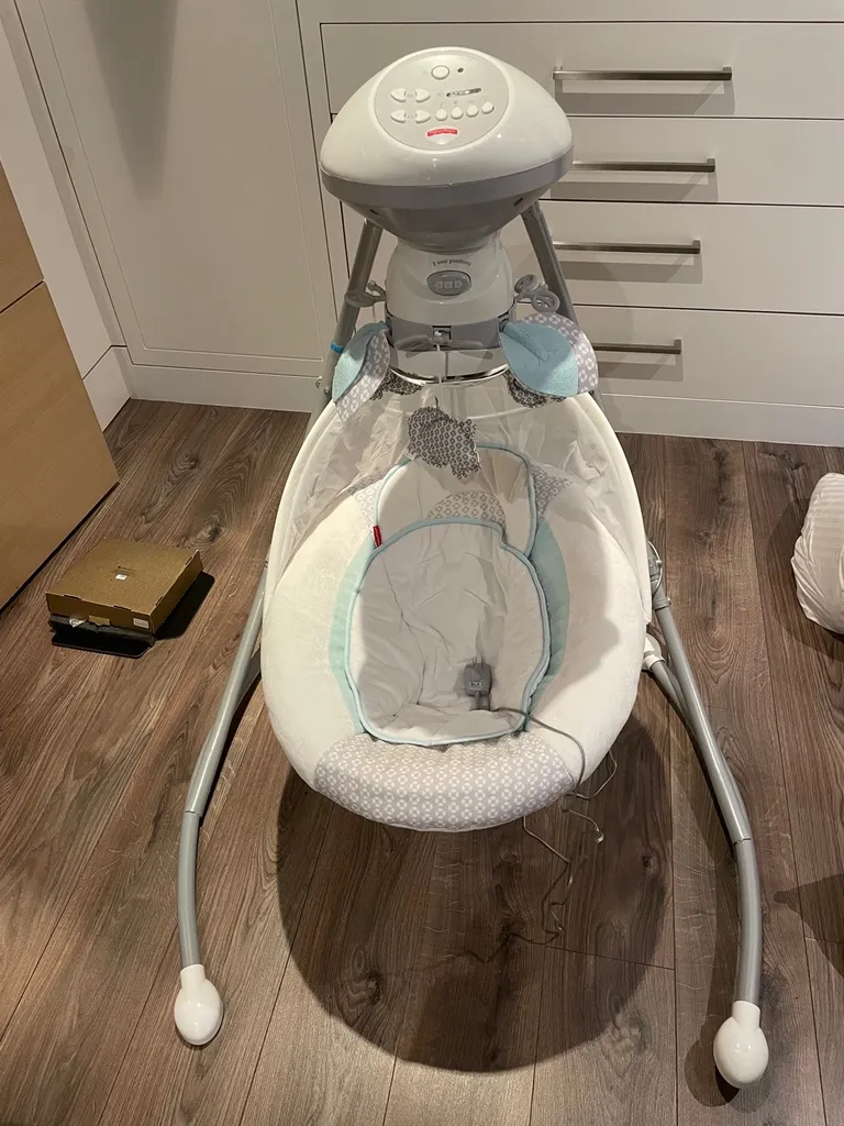 Like New Baby Swing photo 1