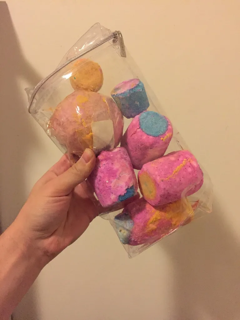 Various Lush Bathbombs photo 1
