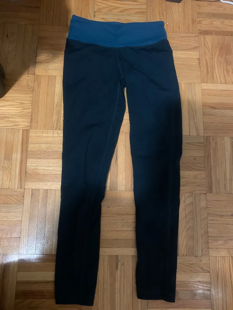High Waisted Aritzia TNA Leggings XS photo 1
