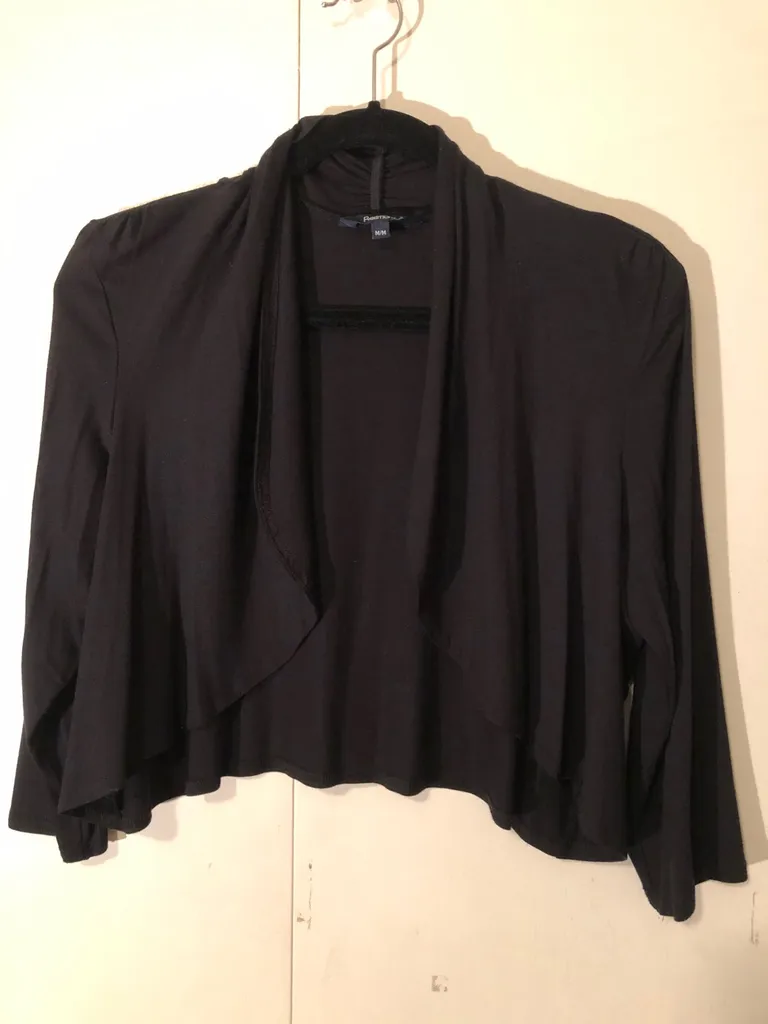 LIKE NEW Reitmans Cropped Waterfall Cardi Size M photo 1
