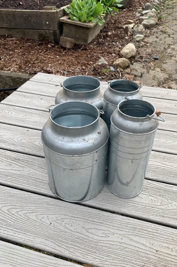 Decorative Metal Pots photo 1