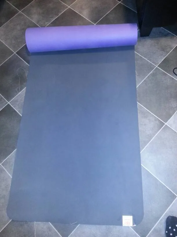 Gaiam Sol Yoga Mat -- Definitely Not In New Condition But Sti... photo 1