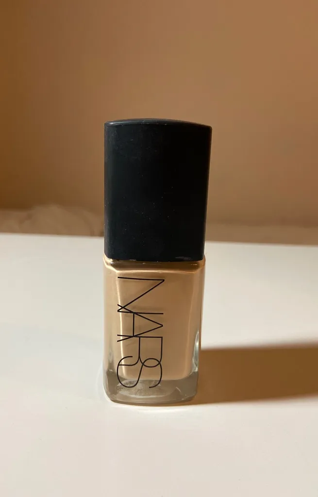 Nars Sheer Glow Foundation photo 1