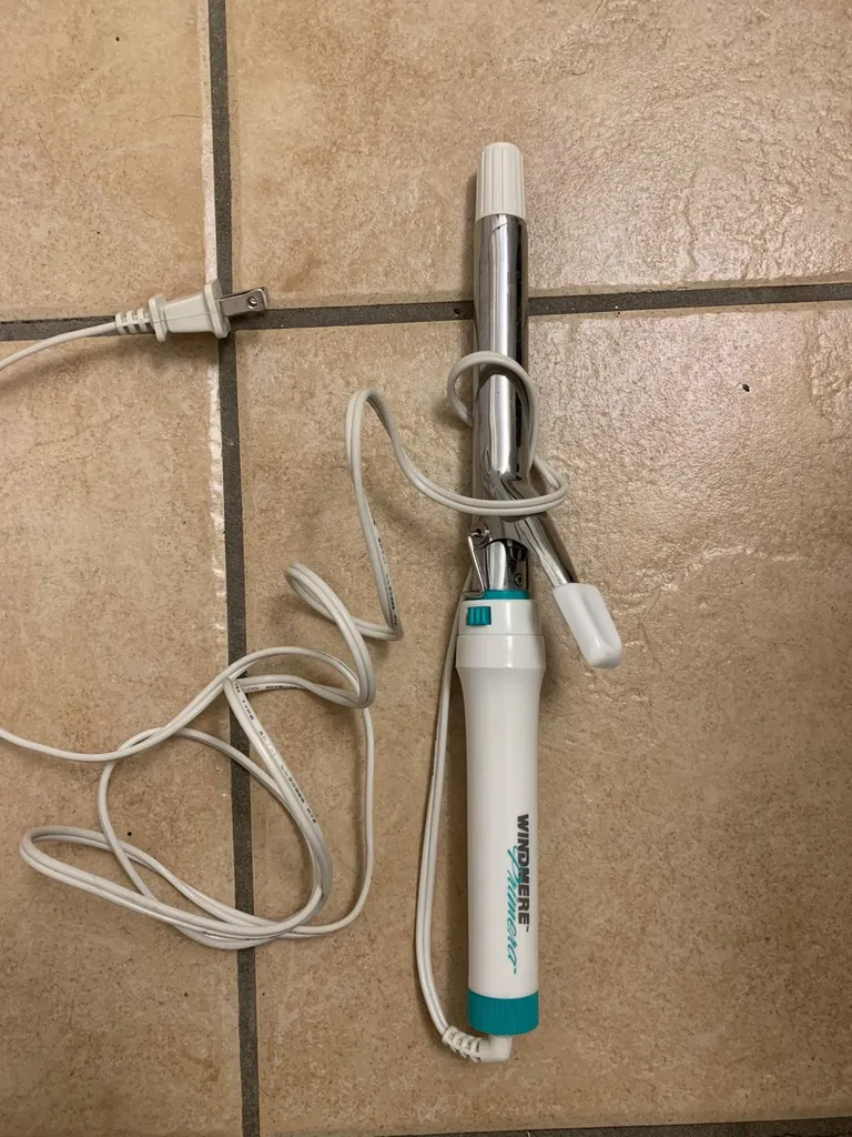 curling iron photo 1