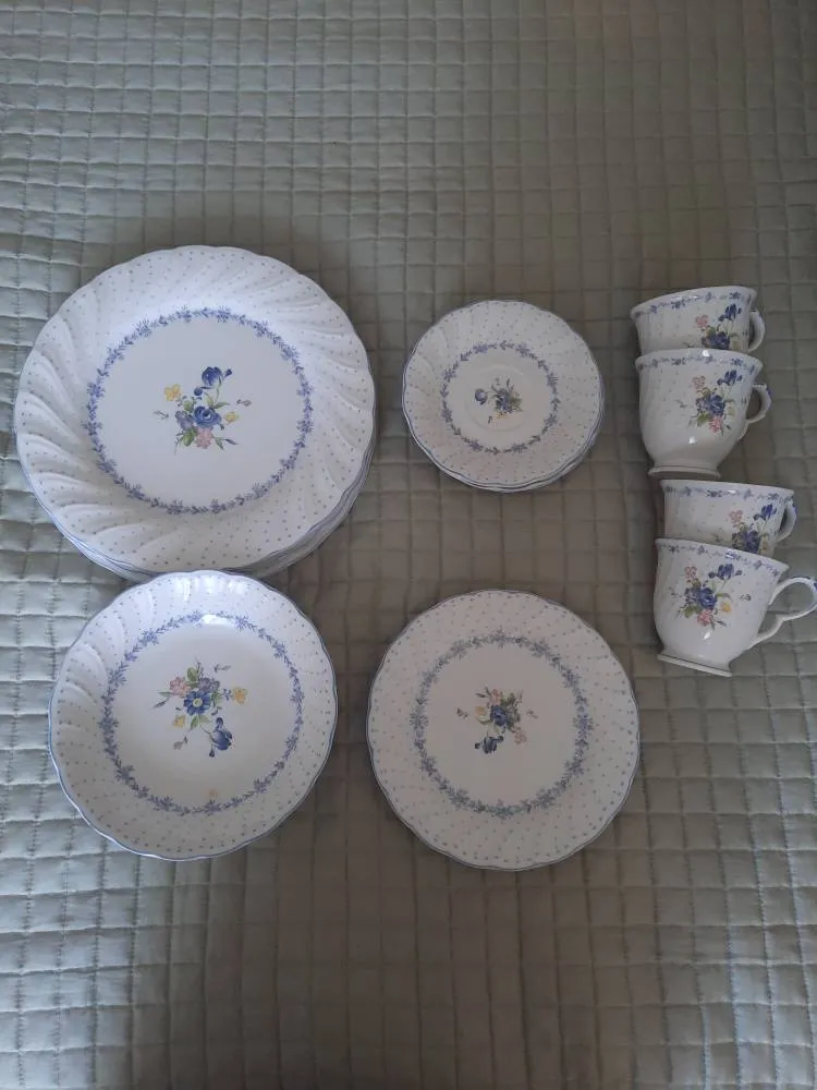 Beautiful China Set photo 1