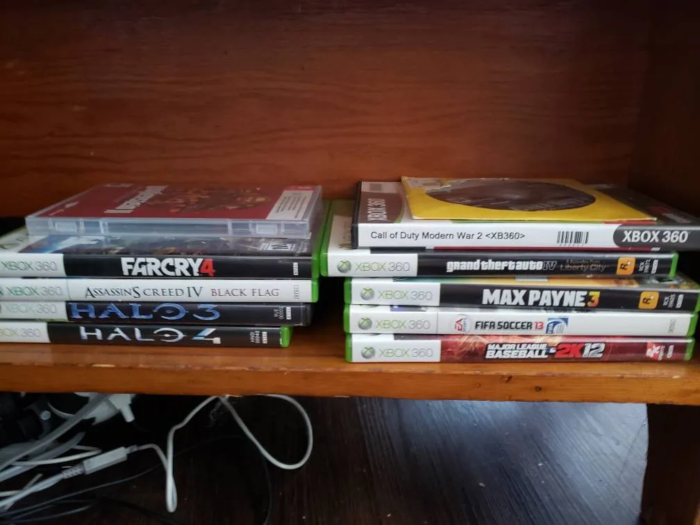 Xbox 360 and Xbox One compatible games also Nintendo Wii games photo 1
