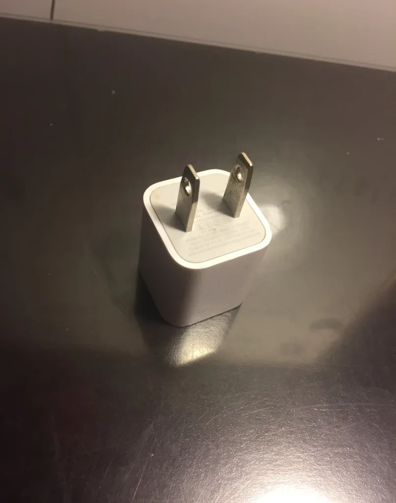 Apple iPhone Charging Cube photo 1