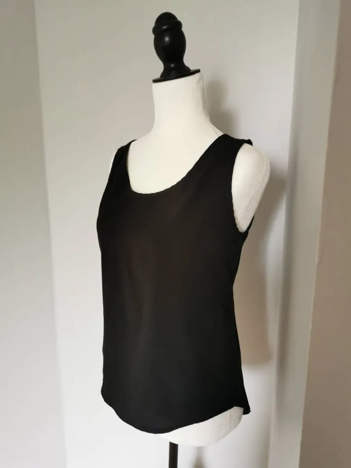 Euc Black Sleeveless Top (xs) photo 1