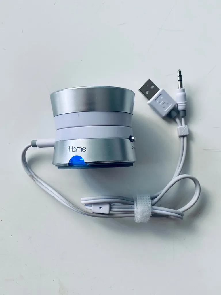 Cute Mini Portable Speaker iHome photo 1