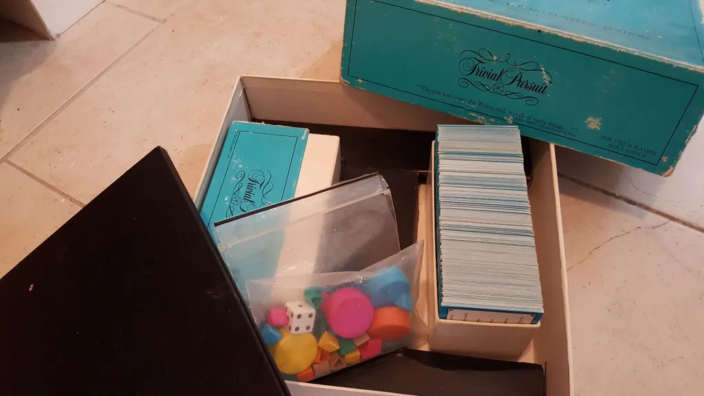 Trivial Pursuit -- Vintage Master's Game Young Players Edition photo 1