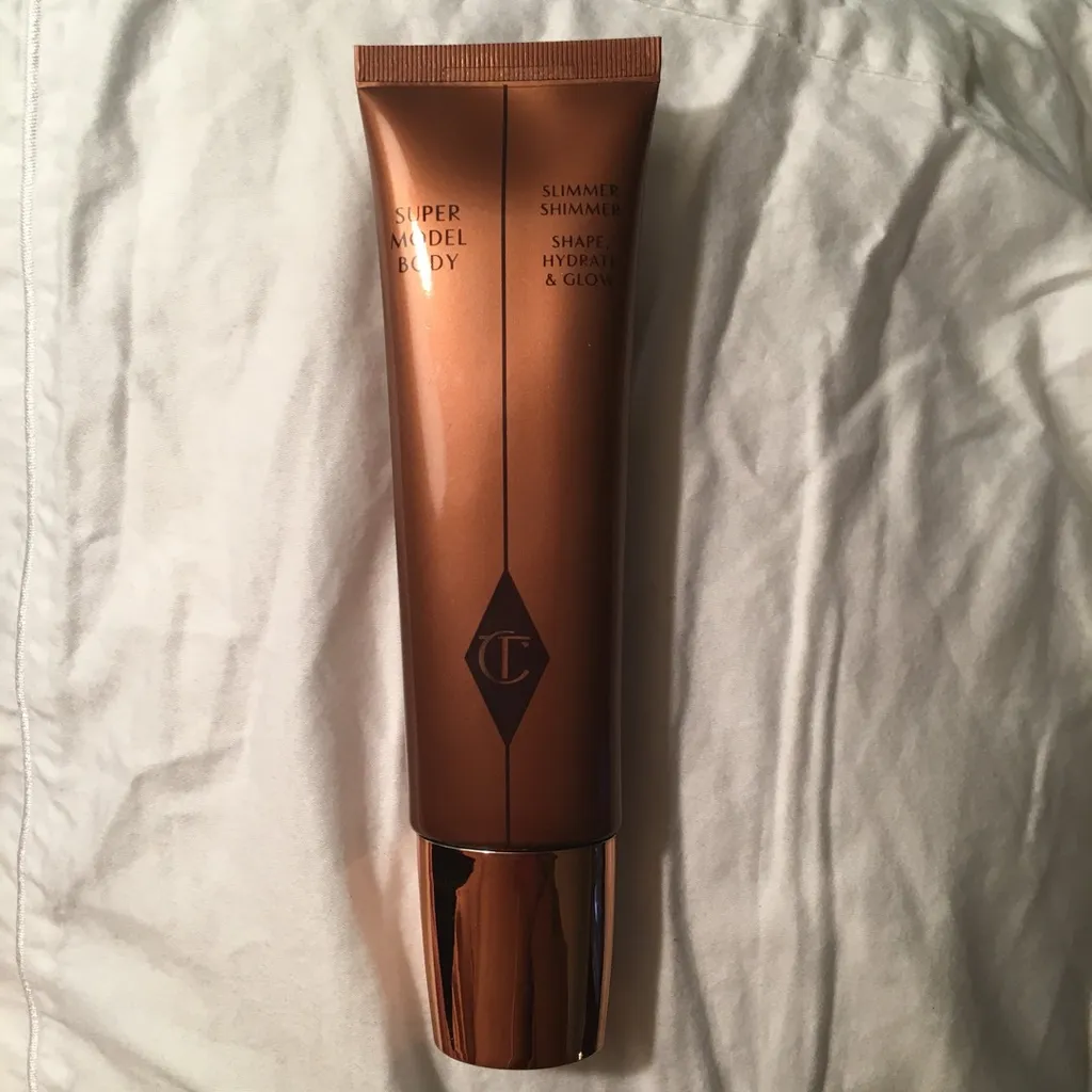 Charlotte Tilbury Body Highlighter photo 1