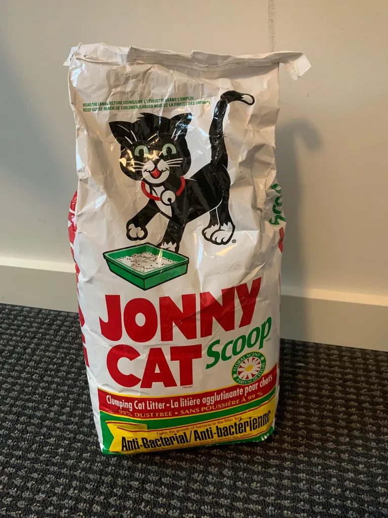 Clumping Clay Cat Litter photo 1