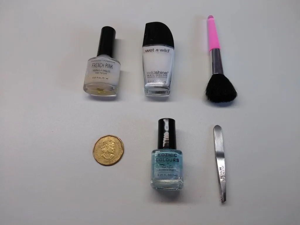 🆓 Nail supplies photo 1