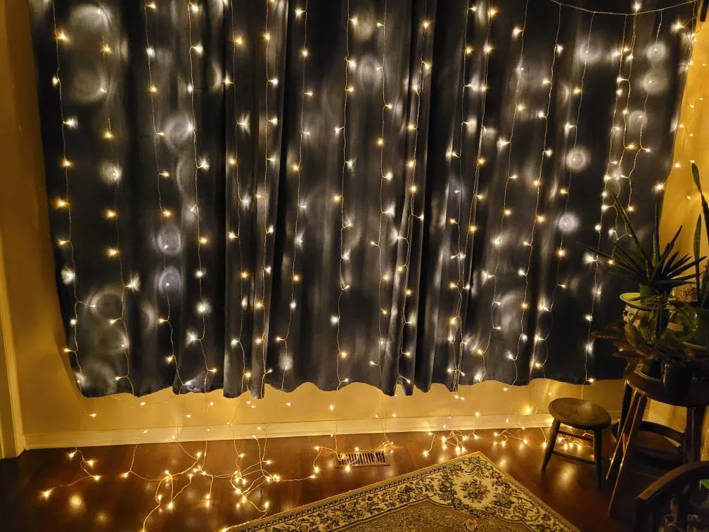 Huge Set Of String Lights In Curtain Shape photo 1